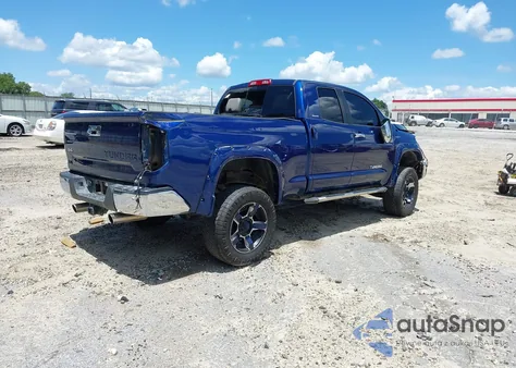 2015 Toyota Tundra Limited 5.7L V8 z USA, uszkodzony, nr VIN 5TFBW5F12FX477257